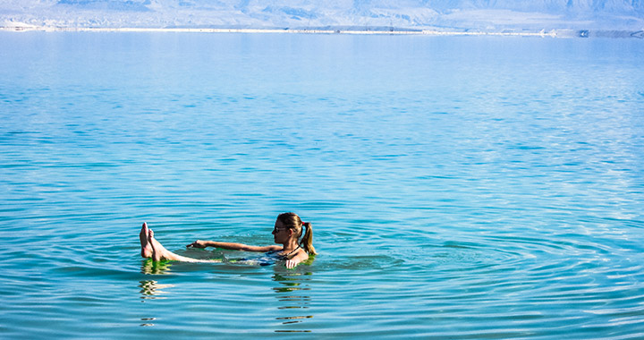 Купание в море